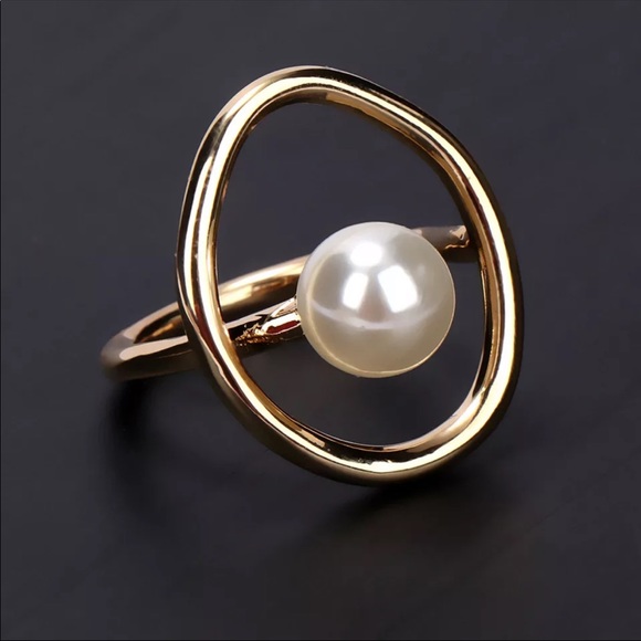 3/$30 DELICATE GOLD PEARL ROUND RING SIZE 6 - Picture 3 of 8